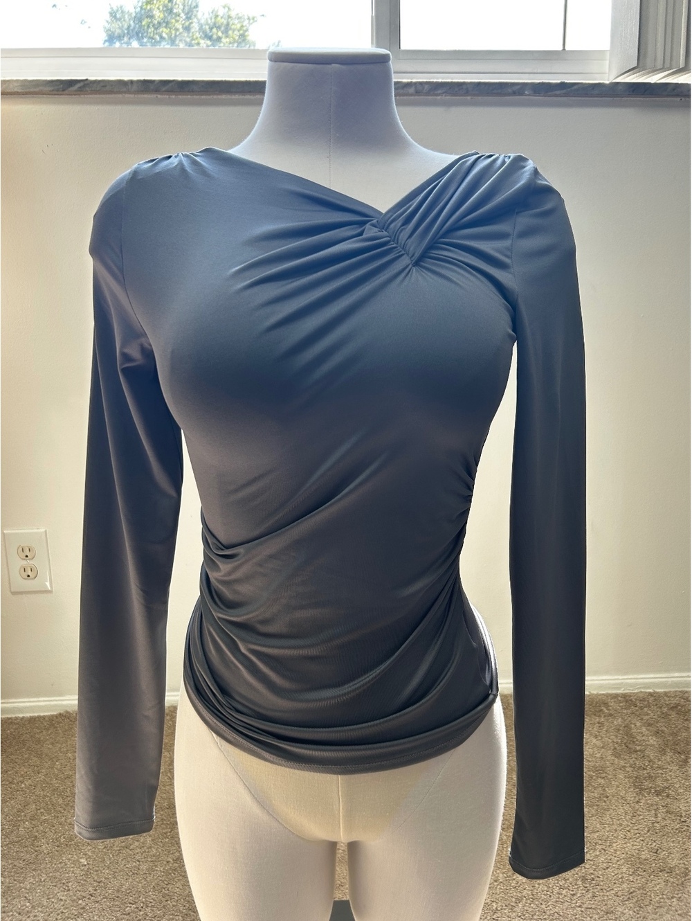 H&M Divided Women's Long Sleeve Grey Ruched Top Size M